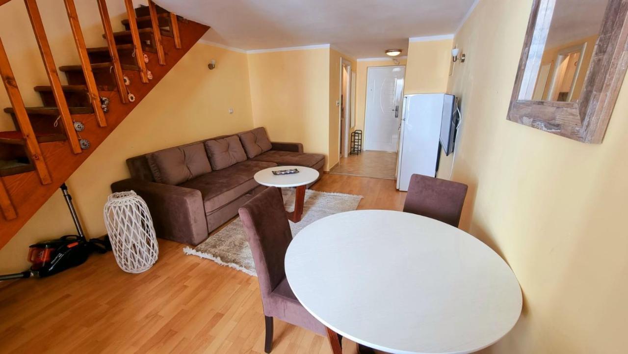 Becici Apartment *
